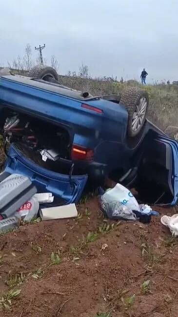 Hatay’ın Kumlu ilçesinde meydana gelen trafik kazasında, kontrolden çıkan bir