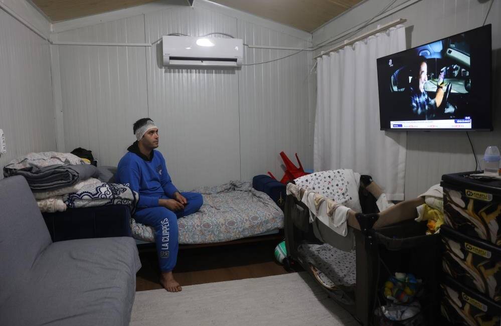 Hatay'ın Antakya ilçesinde yaşayan 33 yaşındaki güvenlik görevlisinin kafasına bayram