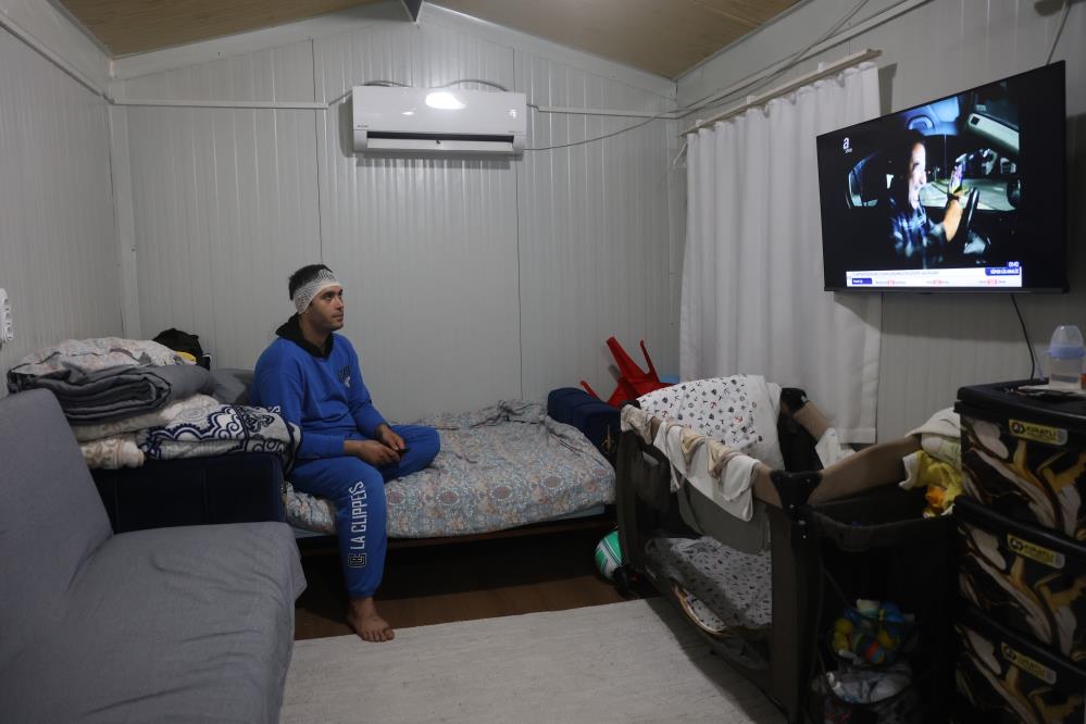 Hatay'ın Antakya ilçesinde yaşayan 33 yaşındaki güvenlik görevlisinin kafasına bayram