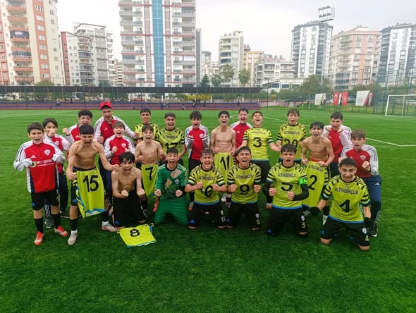 Arsuz’un 14 yaş kategorisindeki MCT Technic Altın Gençlik SK U-14