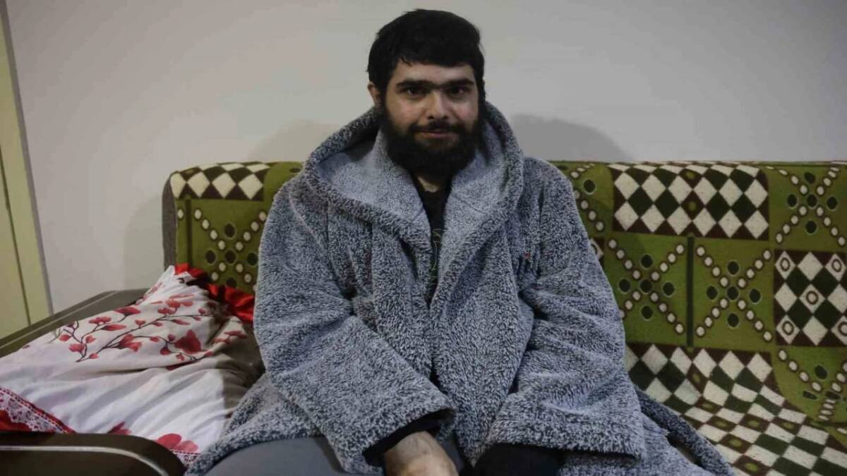 Hatay’da yaklaşık 3 yıldır evden çıkmayarak zamanını yalnızca telefon ve