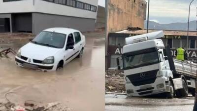 Hatay’ın Antakya ilçesinde bulunan Küçük Sanayi Sitesi’nde, yağışların ardından oluşan