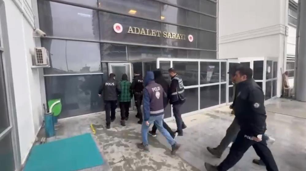 Hatay’ın Defne ilçesinde yasa dışı bahis operasyonunda 4 şüpheli yakalandı.