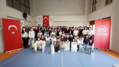 Hatay Valisi Mustafa Masatlı, eşi Esra Masatlı Hanımefendi ile birlikte