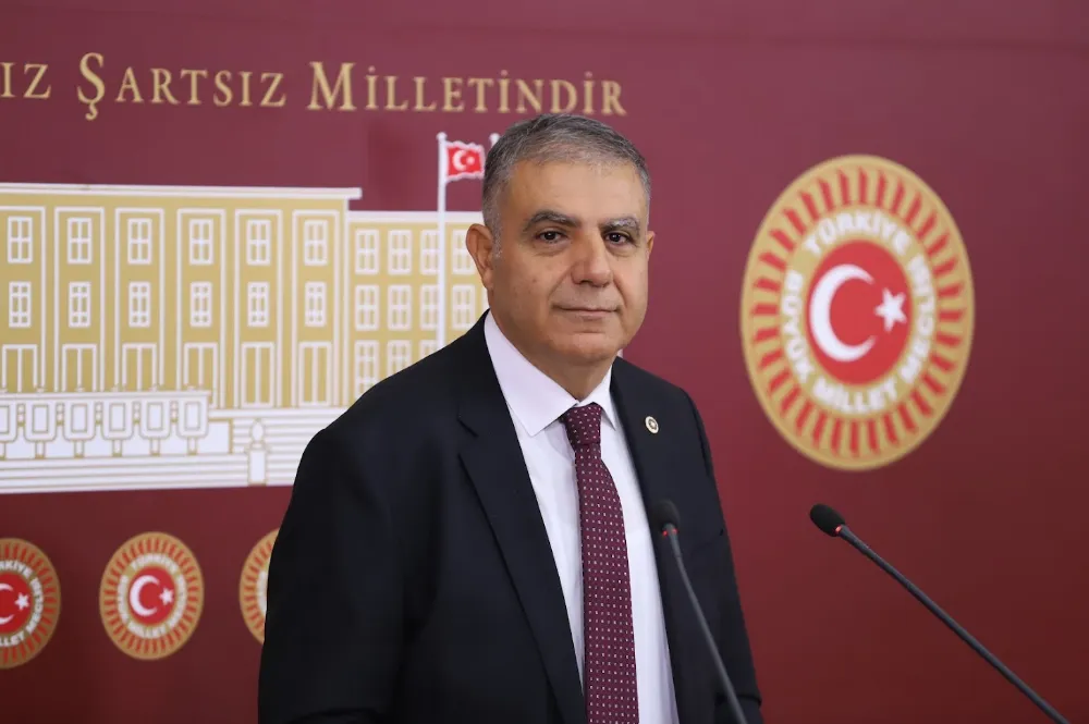 CHP Hatay Milletvekili Mehmet Güzelmansur, deprem felaketinin üzerinden üç yıl