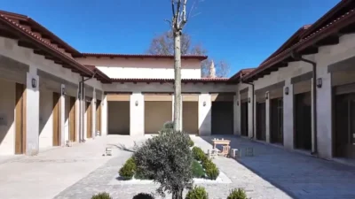 Hatay’da 6 Şubat depremlerinde ağır hasar gören Antakya’nın simge ticaret