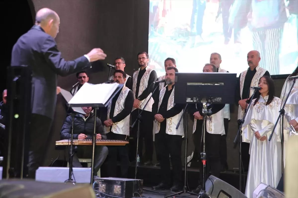 Hatay Medeniyetler Korosu, Hatay’da düzenlenen ramazan etkinlikleri kapsamında sahne aldı.