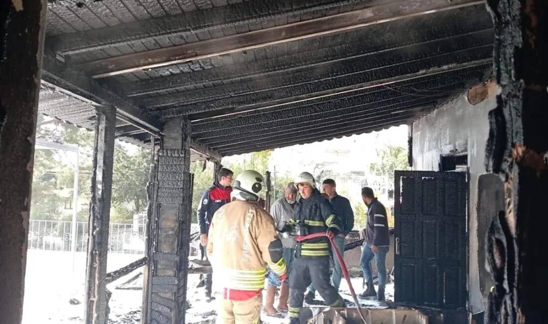 Hatay’ın Samandağ ilçesinde Batıayaz Mahallesi’ndeki bir müstakil evde çıkan yangın,