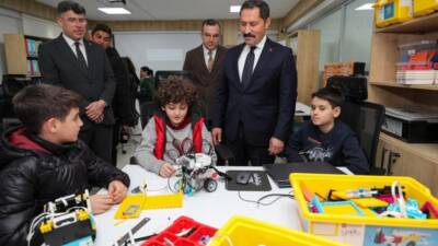 Deprem sonrası Hatay’da eğitim yeniden hayat buluyor. 2’nci Hataybot Robot