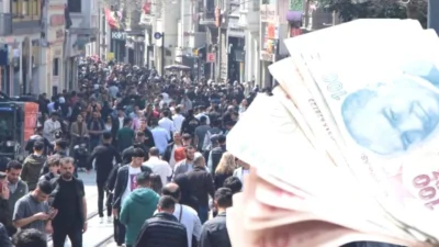 Türkiye ekonomisinin temel sorunu: sürdürülemeyen büyüme, yüksek enflasyon ve işsizlikle