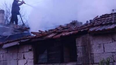 Hatay’ın Dörtyol ilçesinde bulunan metruk bir evde çıkan yangın, mahalle