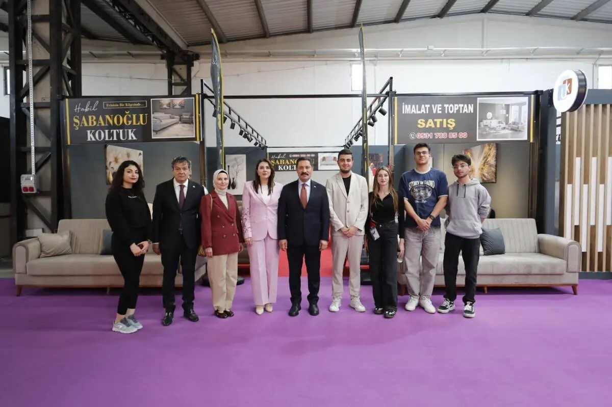 Hatay Valisi Mustafa Masatlı, eşi Esra Masatlı ile birlikte İl