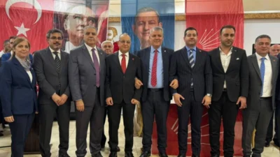 Geçmiş kongre sürecinde yaşanan tartışmalar ve bazı delegelerin mesafeli duruşunun