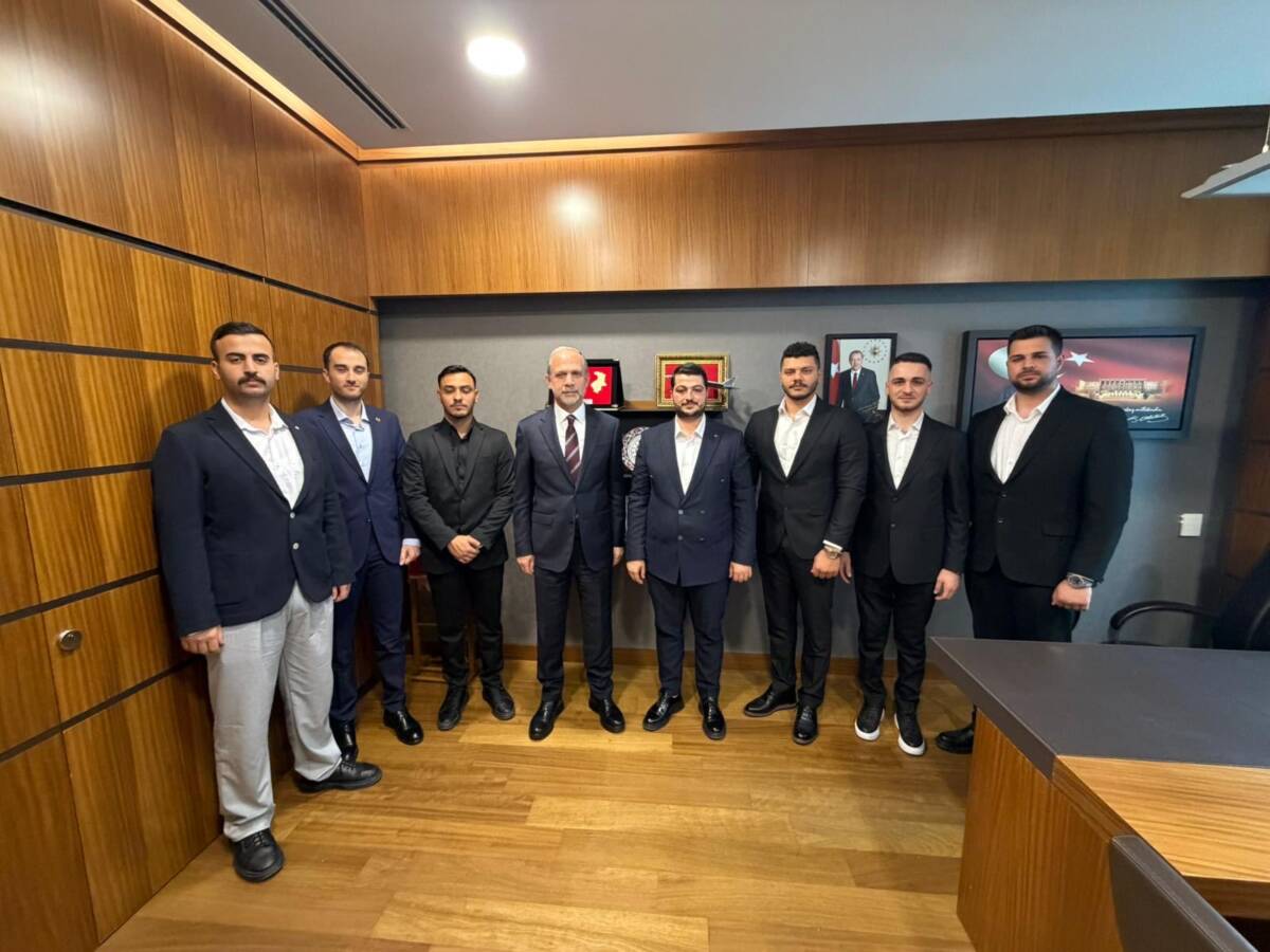 Genç MÜSİAD Hatay Şube Başkanı Enes Seven ve beraberindeki yönetim