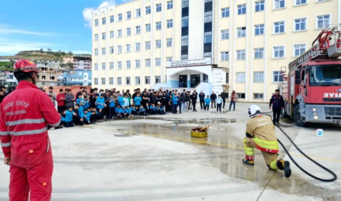 Hatay’ın Antakya ilçesinde lise öğrencilerine yönelik temel yangın eğitimi düzenlendi.