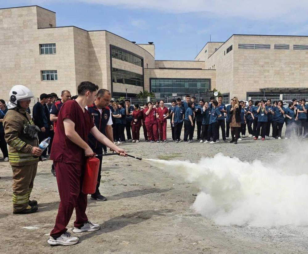 Hatay’ın Dörtyol ilçesinde bulunan Devlet Hastanesi’nde, olası acil durumlara karşı