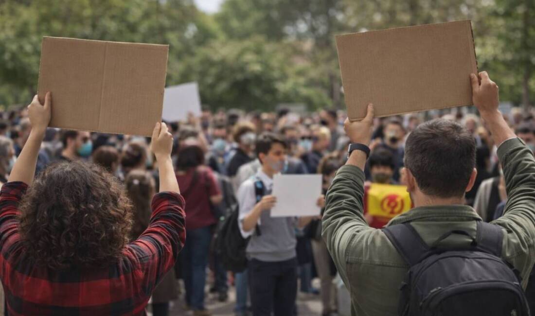 Hatay’ın Samandağ ilçesinde, okullarda artan şiddet olaylarına dikkat çekmek amacıyla