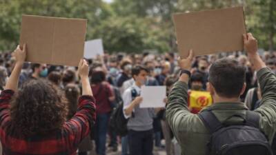 Hatay’ın Samandağ ilçesinde, okullarda artan şiddet olaylarına dikkat çekmek amacıyla