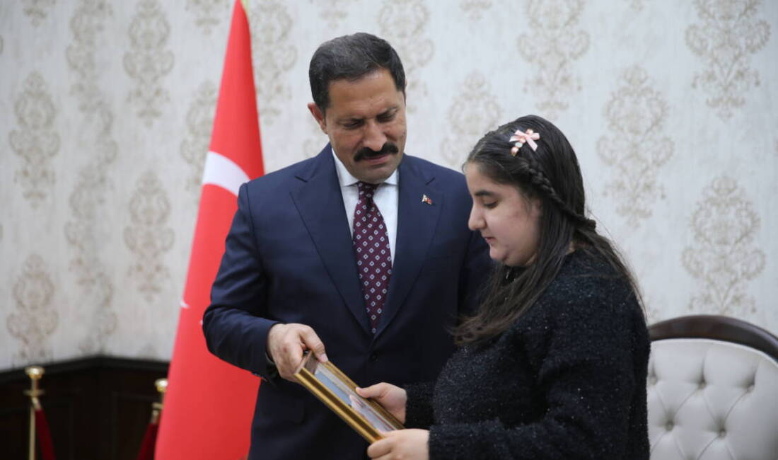 Dünya Otizm Farkındalık Günü kapsamında Hatay’da otizmli bireyler ve aileleri,