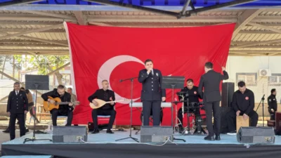 Hatay’ın Dörtyol ilçesinde görev yapan emniyet mensupları, güvenliği sağlama görevlerinin