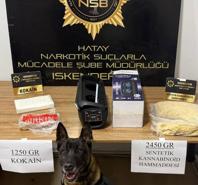 Hatay’ın İskenderun ilçesinde, otomobilinde 1 kilo 250 gram kokain ve