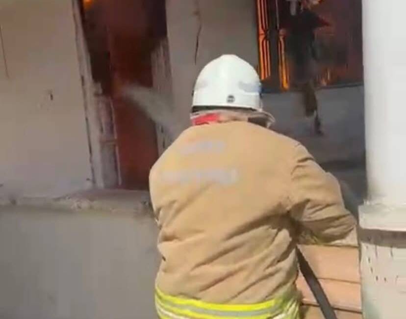 Hatay’ın Reyhanlı ilçesi Kurtuluş Mahallesi’nde bir müstakil evde çıkan yangın,