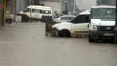 Hatay’ın Antakya ilçesinde bulunan sanayi sitesi, etkili olan yağışın ardından