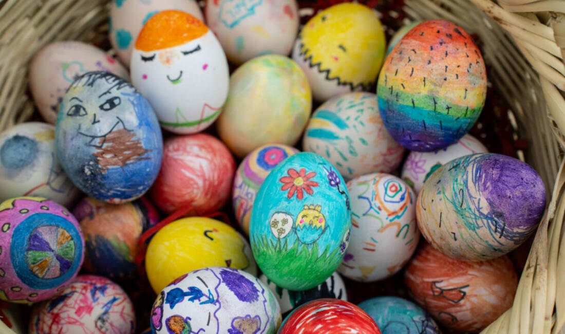 Deprem Dayanışması Derneği’nin Samandağ ve Defne’de düzenlediği Paskalya etkinlikleri, çocukları