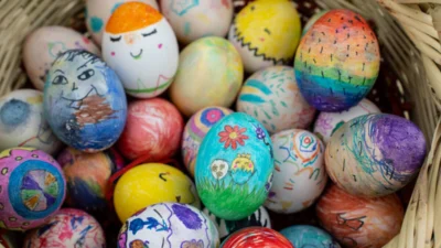 Deprem Dayanışması Derneği’nin Samandağ ve Defne’de düzenlediği Paskalya etkinlikleri, çocukları