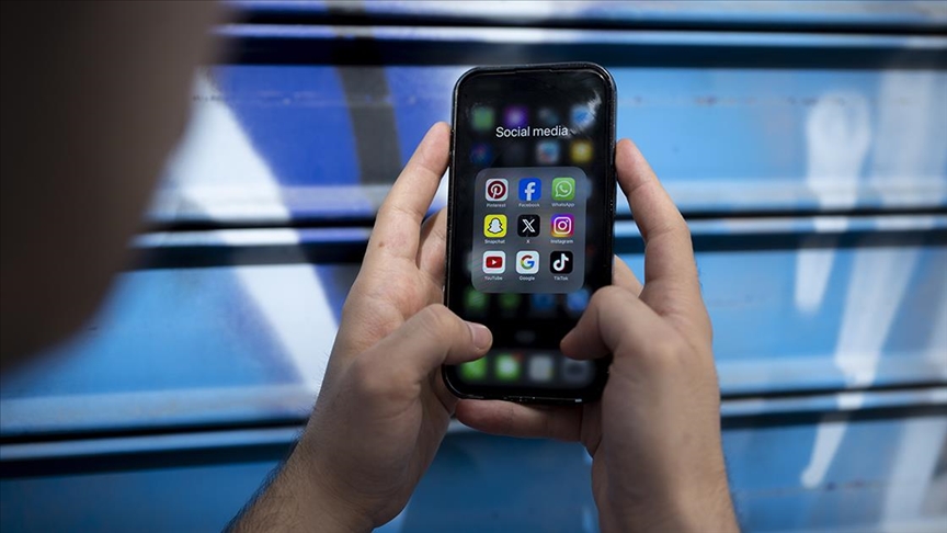 Sosyal medya fenomenlerinin paylaşımları hukuki incelemeye alınırken, uzmanlar Türk Ceza