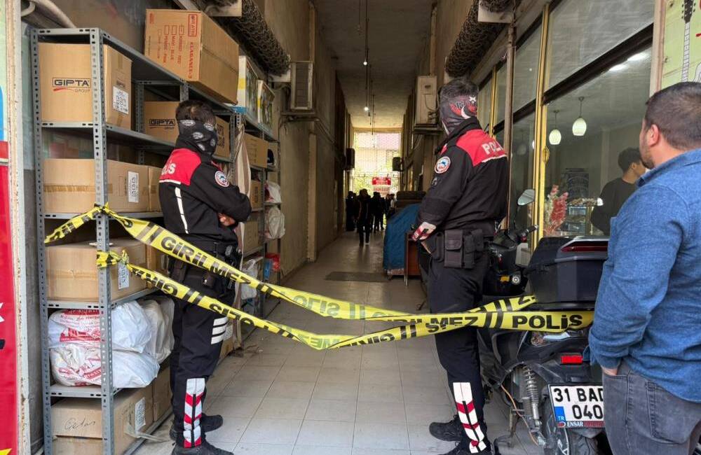 Hatay’ın Payas ilçesinde 46 yaşındaki bir esnaf, iş yerinde yaşamını