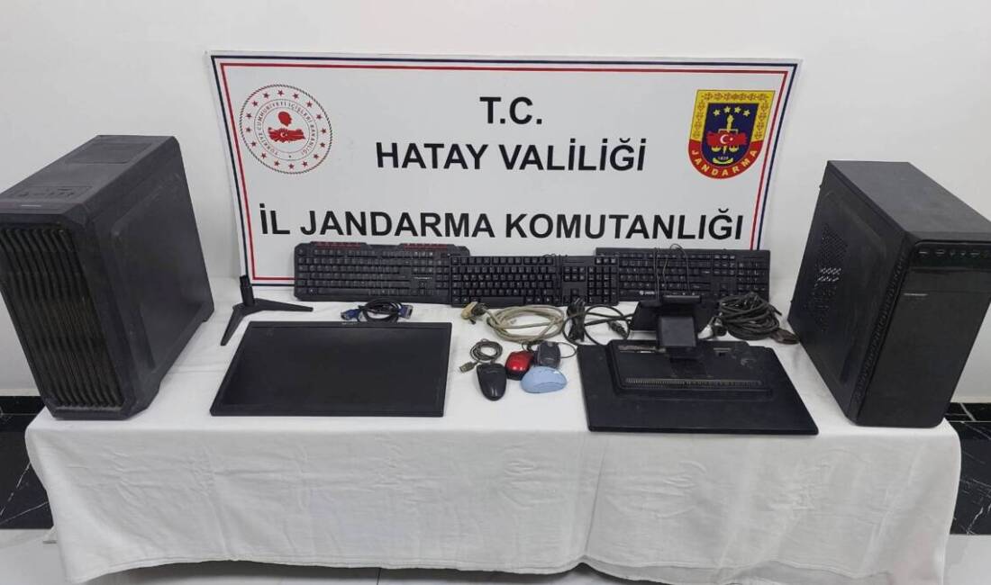 Hatay’ın Kırıkhan ilçesinde bir iş yerinden çok sayıda malzemenin çalınmasıyla