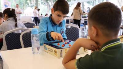 Hatay’ın Arsuz ilçesinde öğrencilerin zihinsel gelişimine katkı sunmayı amaçlayan “Akıl