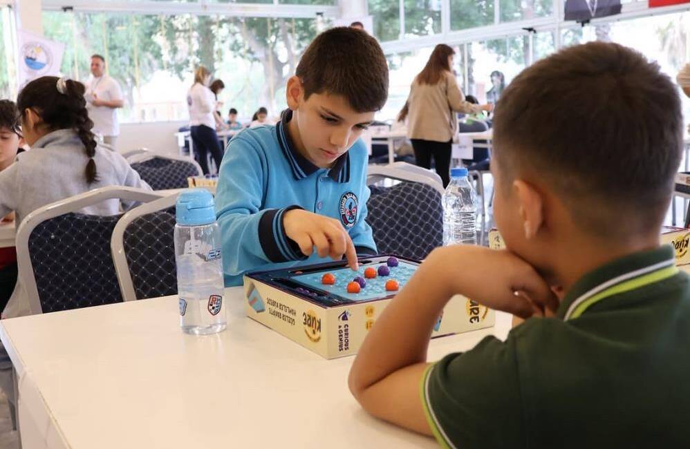 Hatay’ın Arsuz ilçesinde öğrencilerin zihinsel gelişimine katkı sunmayı amaçlayan “Akıl
