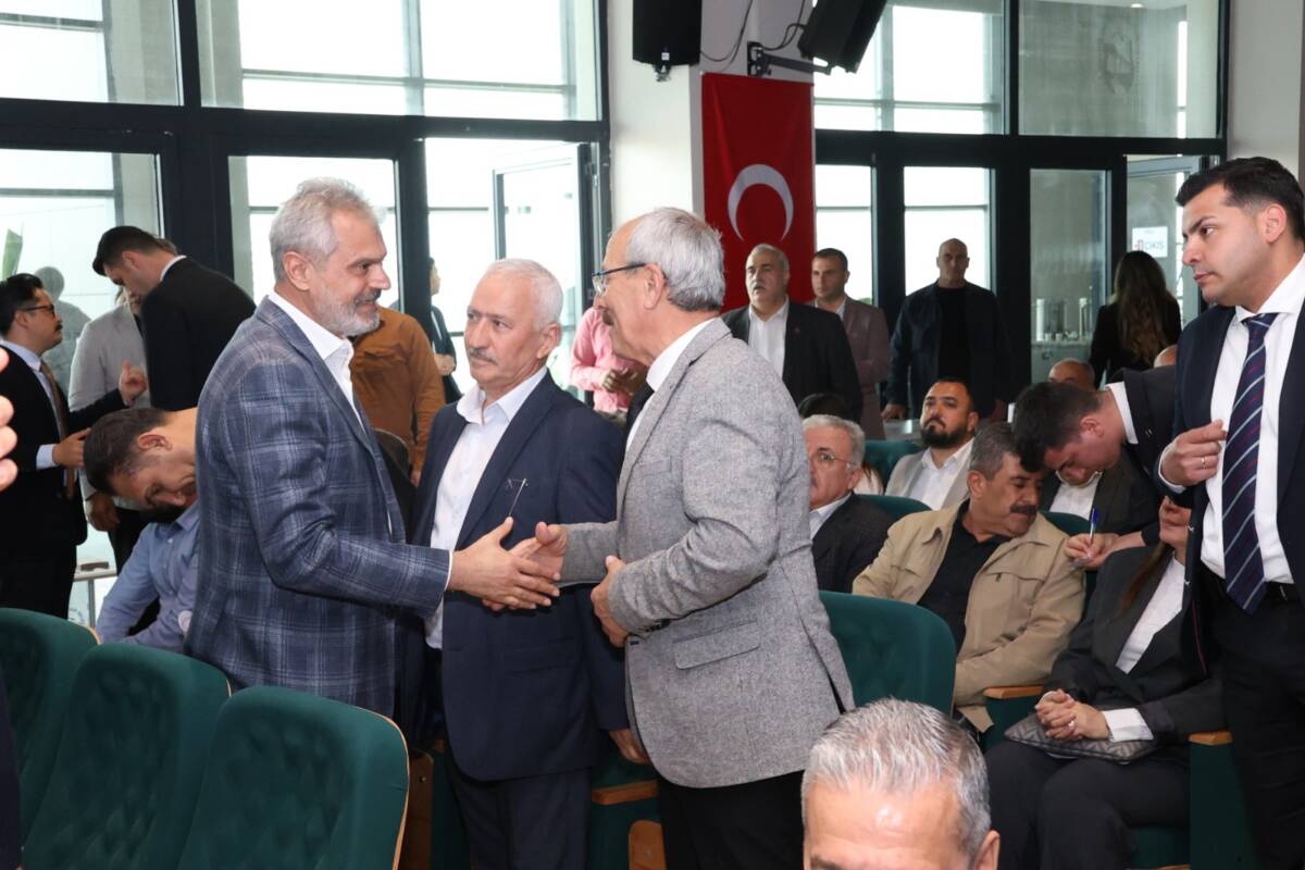 Hatay Büyükşehir Belediyesi (HBB) Meclisi’nde, deprem şehitleri ile devlet büyüklerinin