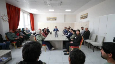 Hatay Valisi Mustafa Masatlı, öğretmen ve öğrencilerle bir araya gelerek