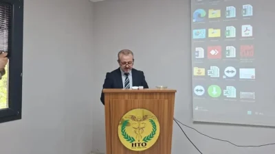 Hatay Tabip Odası’nda görev değişimi sırasında konuşan önceki başkan Dr.
