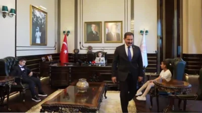 23 Nisan Ulusal Egemenlik ve Çocuk Bayramı kapsamında Hatay Valisi