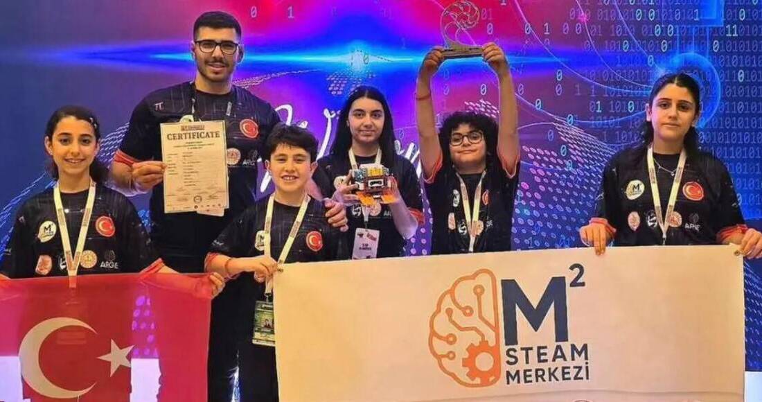 Hataylı öğrenciler, uluslararası robotik sahnesinde büyük bir başarıya imza attı.
