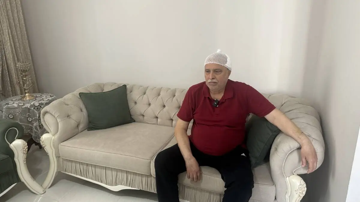 Hatay’ın İskenderun ilçesinde yaşanan satırlı saldırıda ağır yaralanan 61 yaşındaki