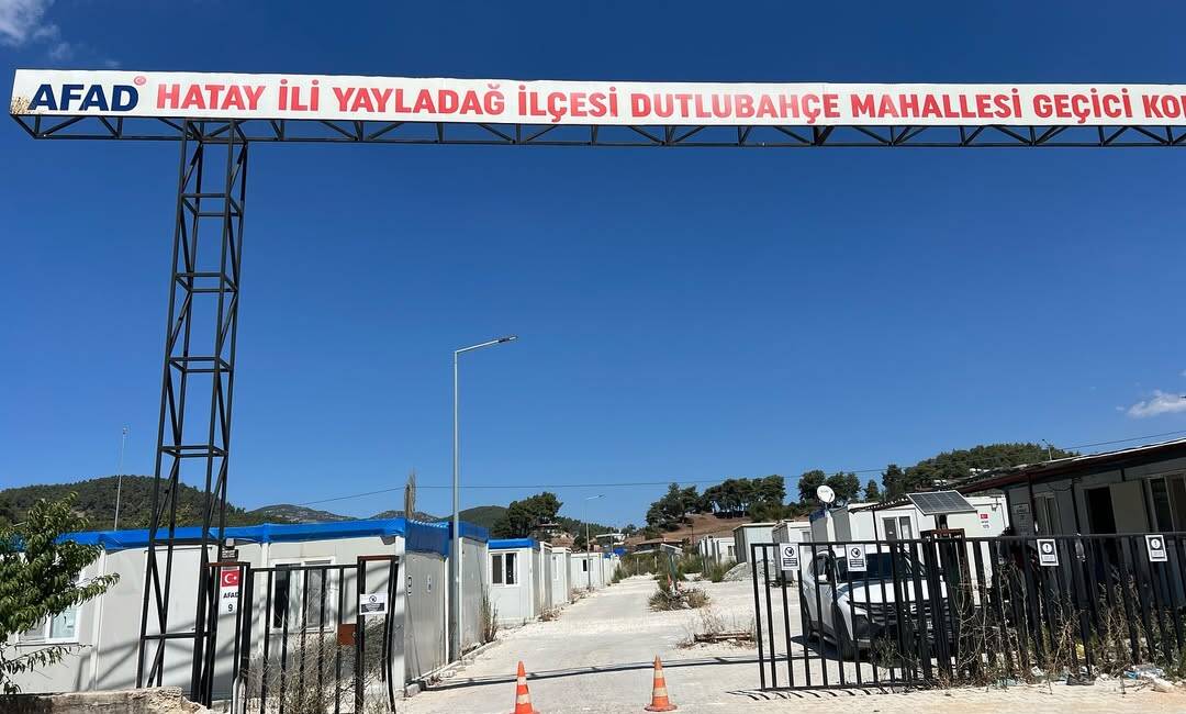 Hatay’da deprem sonrası kurulan geçici barınma alanlarının kaldırılmasına yönelik çalışmalar