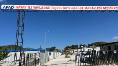 Hatay’da deprem sonrası kurulan geçici barınma alanlarının kaldırılmasına yönelik çalışmalar
