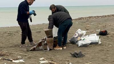 Hatay’ın Samandağ ilçesinde sahilde bulunan sahipsiz bir çanta, ekipleri harekete