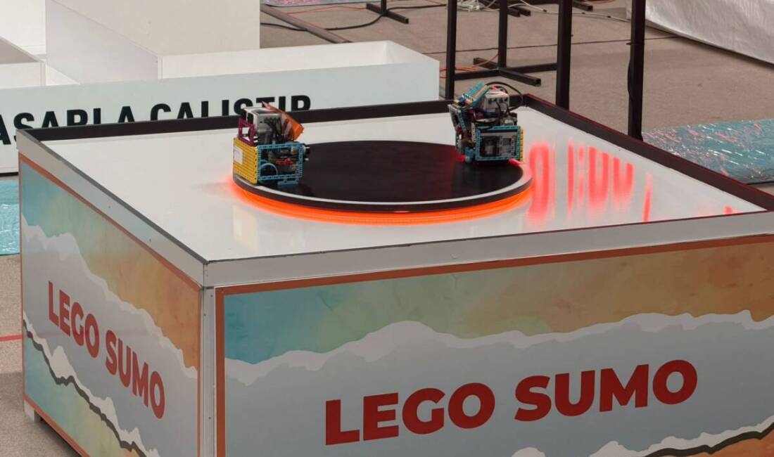 Hatay Merkez Kapalı Spor Salonu’nda düzenlenen 2. HATAYBOT Robot Yarışması’nda