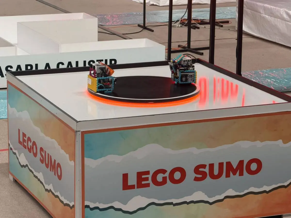 Hatay Merkez Kapalı Spor Salonu’nda düzenlenen 2. HATAYBOT Robot Yarışması’nda