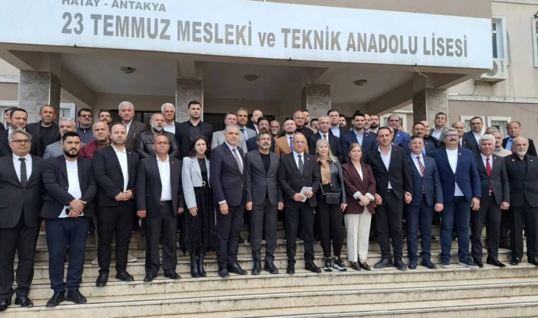 Hatay’ın Defne ilçesinde gerçekleştirilen Cumhuriyet Halk Partisi (CHP) olağanüstü il