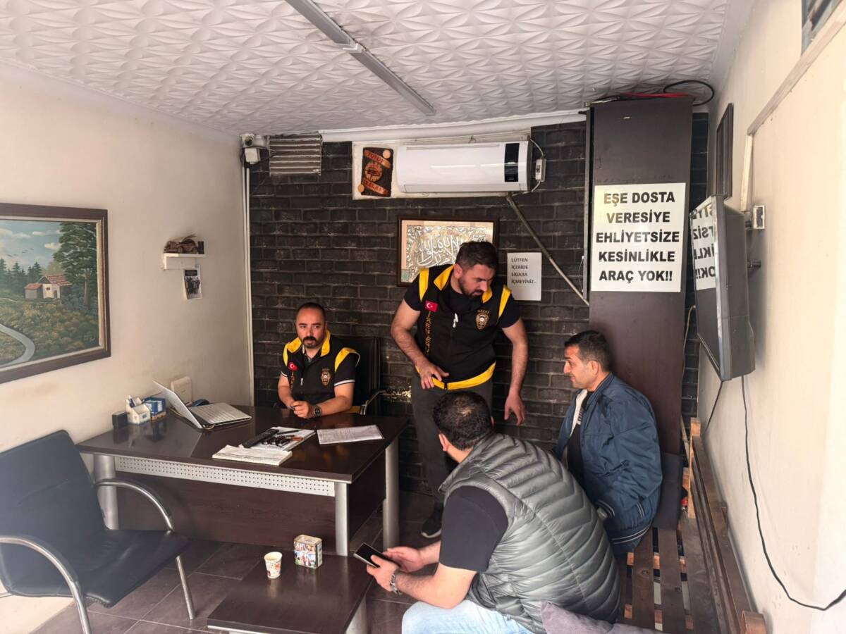 Hatay Emniyet Müdürlüğü, İskenderun genelinde gerçekleştirdiği denetimlerde ruhsatsız ve GPS