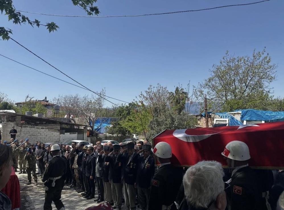 Defne’de herkes oradaydı: Gaziye son veda