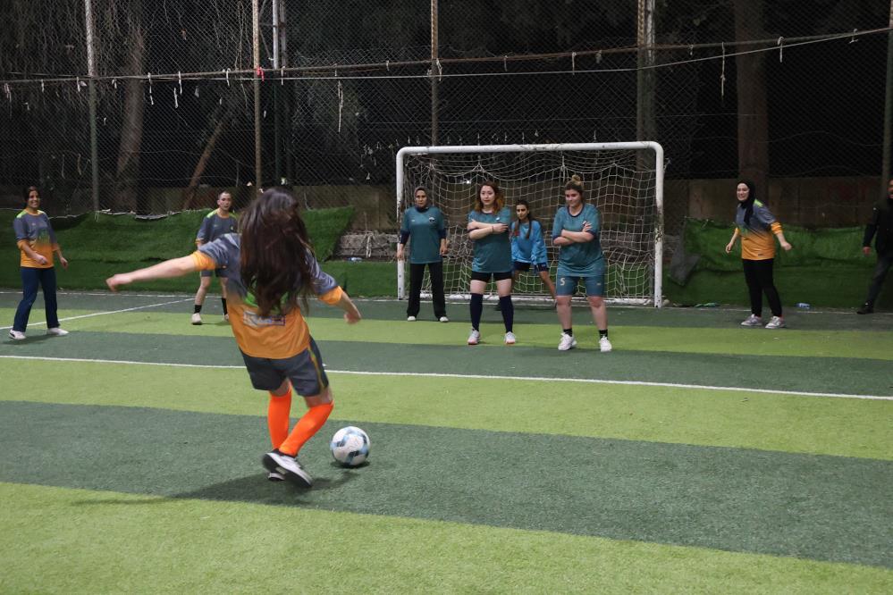 Hatay’da kadınlar sahaya damga vurdu: Mücadele nefes kesti