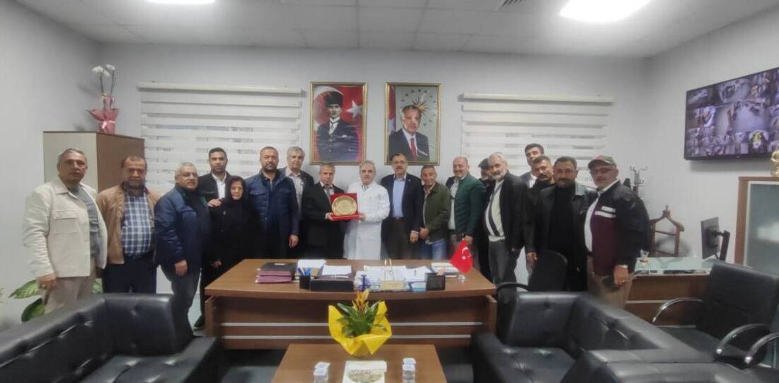 Defne Devlet Hastanesi Başhekimi Dr. Mahmut Bayrakçı, mahalle muhtarlarından oluşan